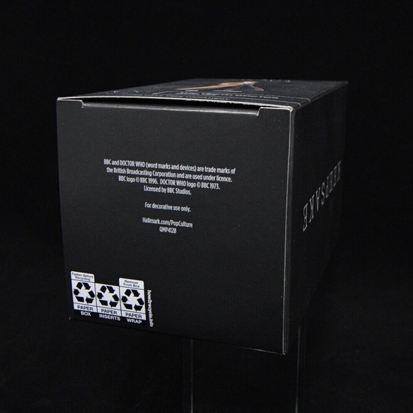 SDCC 2023 Exclusive HALLMARK DOCTOR WHO - THE TENTH DOCTOR KEEPSAKE ORNA… - Picture 5 of 5